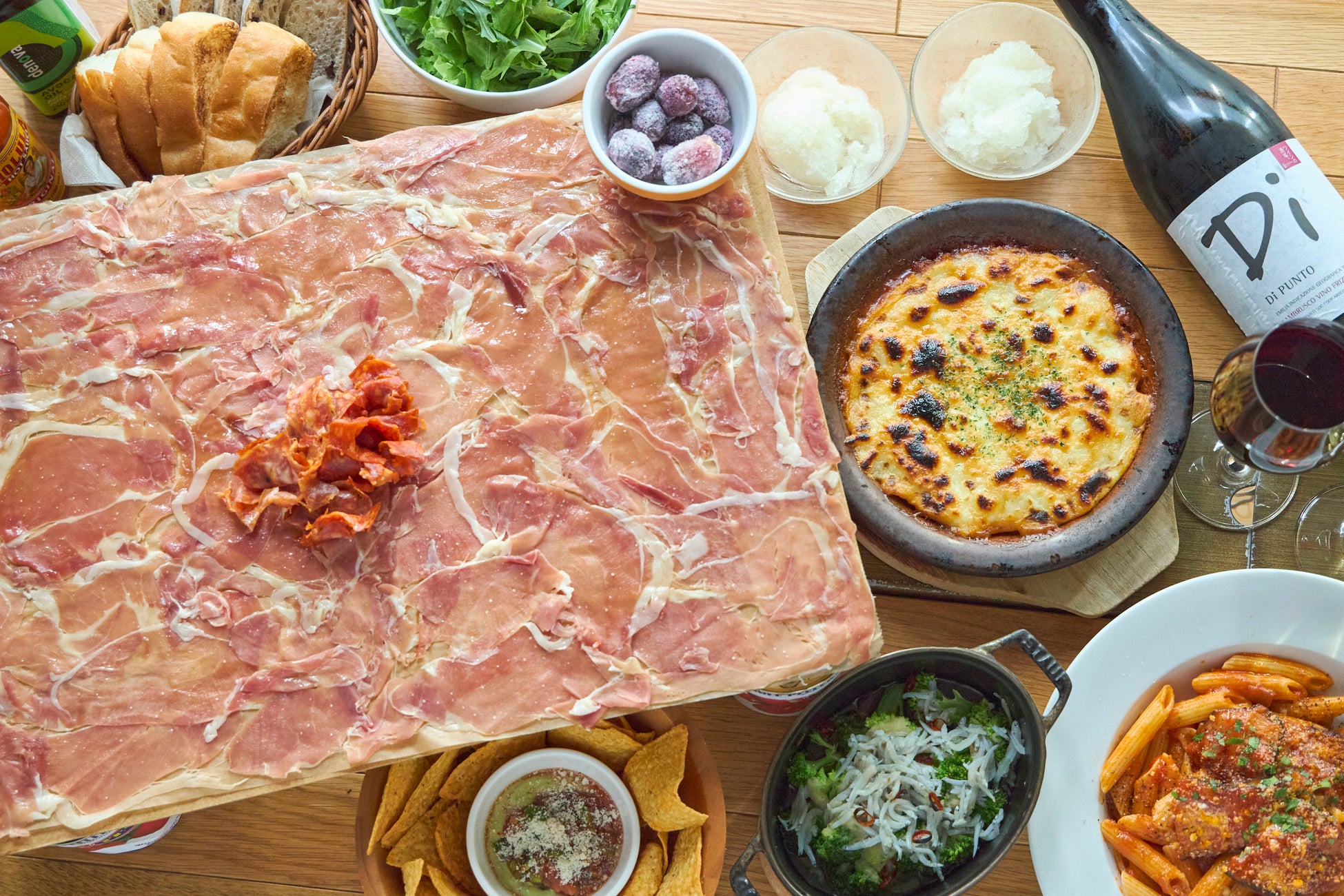 SNS総フォロワー数840万人超えの「あさみみちゃん」とのコラボスイーツ２品が新発売！