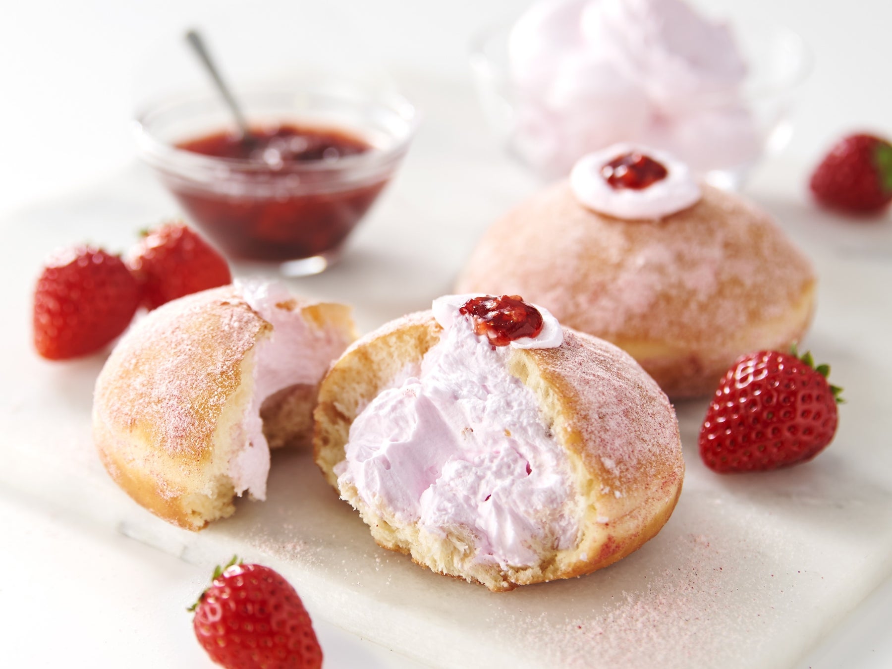 Z世代の女性から絶大な人気を誇るちゃんみなのツアーチケットを手に入れろ！限定ステッカーがもらえるファン必見のキャンペーンを開催