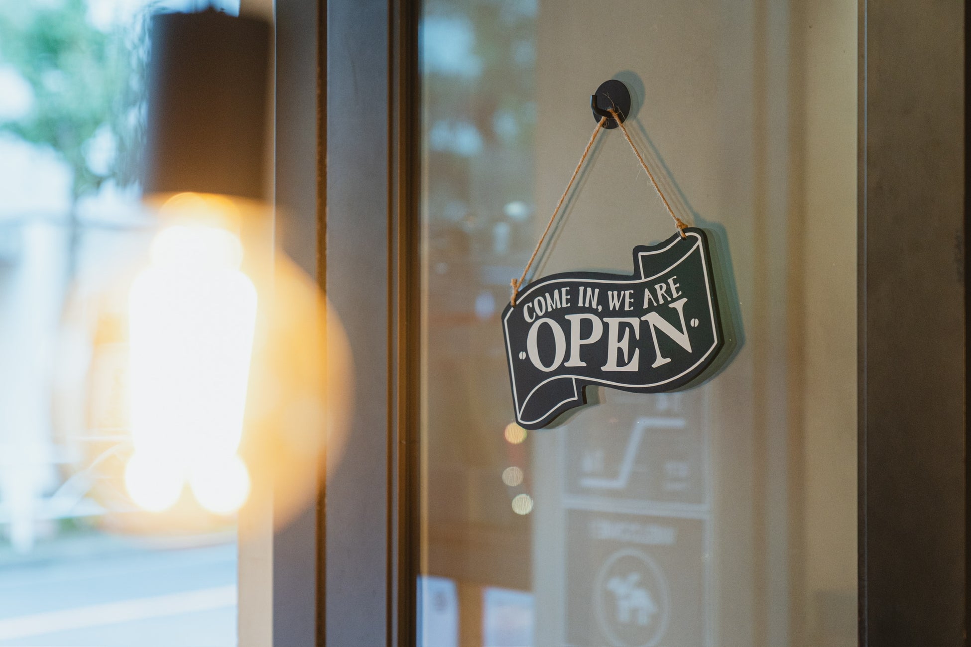 「チョコレートの香りがするミスト」を若者のメディア「このごろ」と「フェリシモ チョコレート ミュージアム」が発表、ミュージアム併設ショップmuseum holicで販売