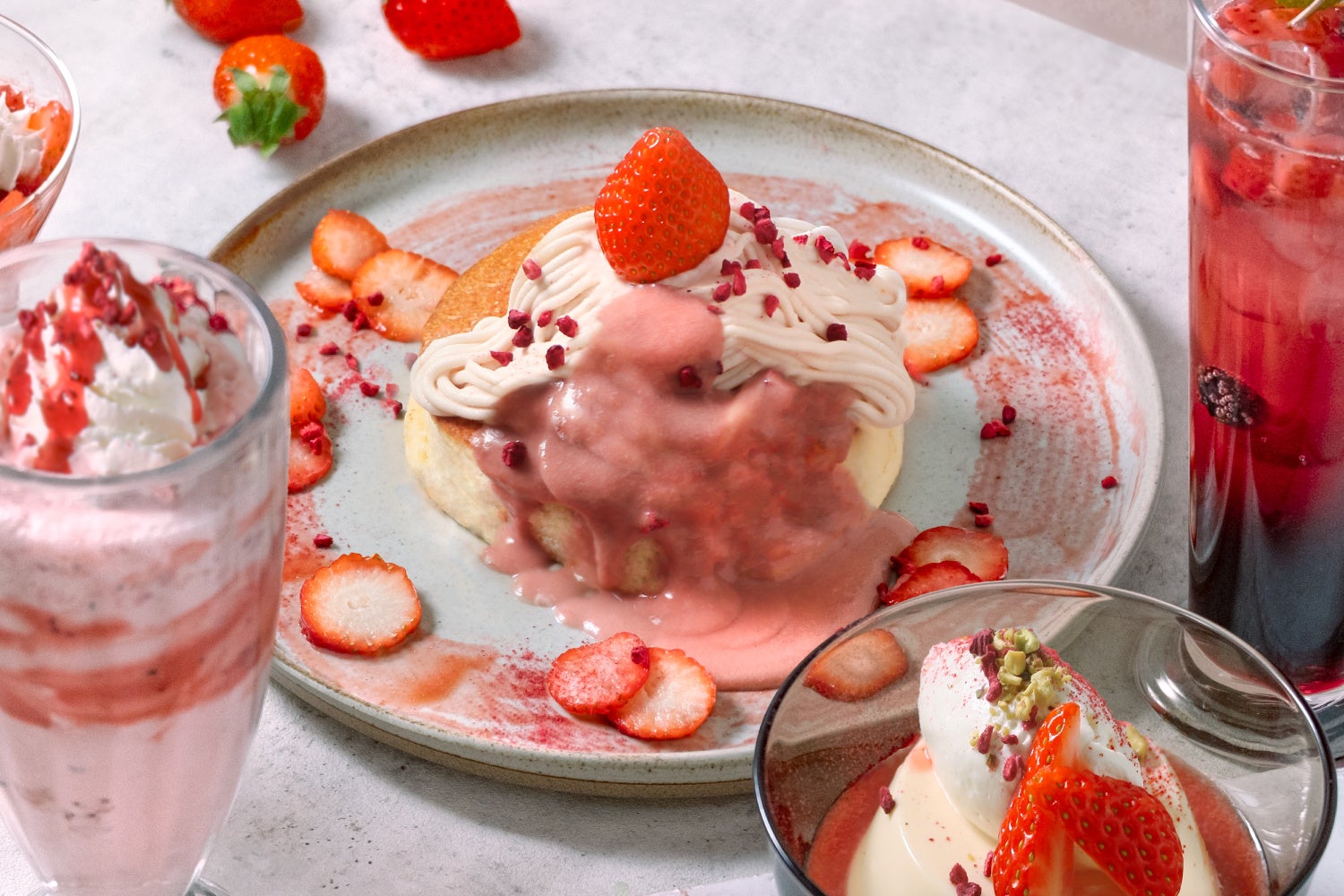 苺の甘酸っぱさにキュン！『いちごチーズクリームのパンケーキ	』	など苺づくしのメニューが、「YURT（ユルト）」大名古屋ビルヂング店に新登場！！