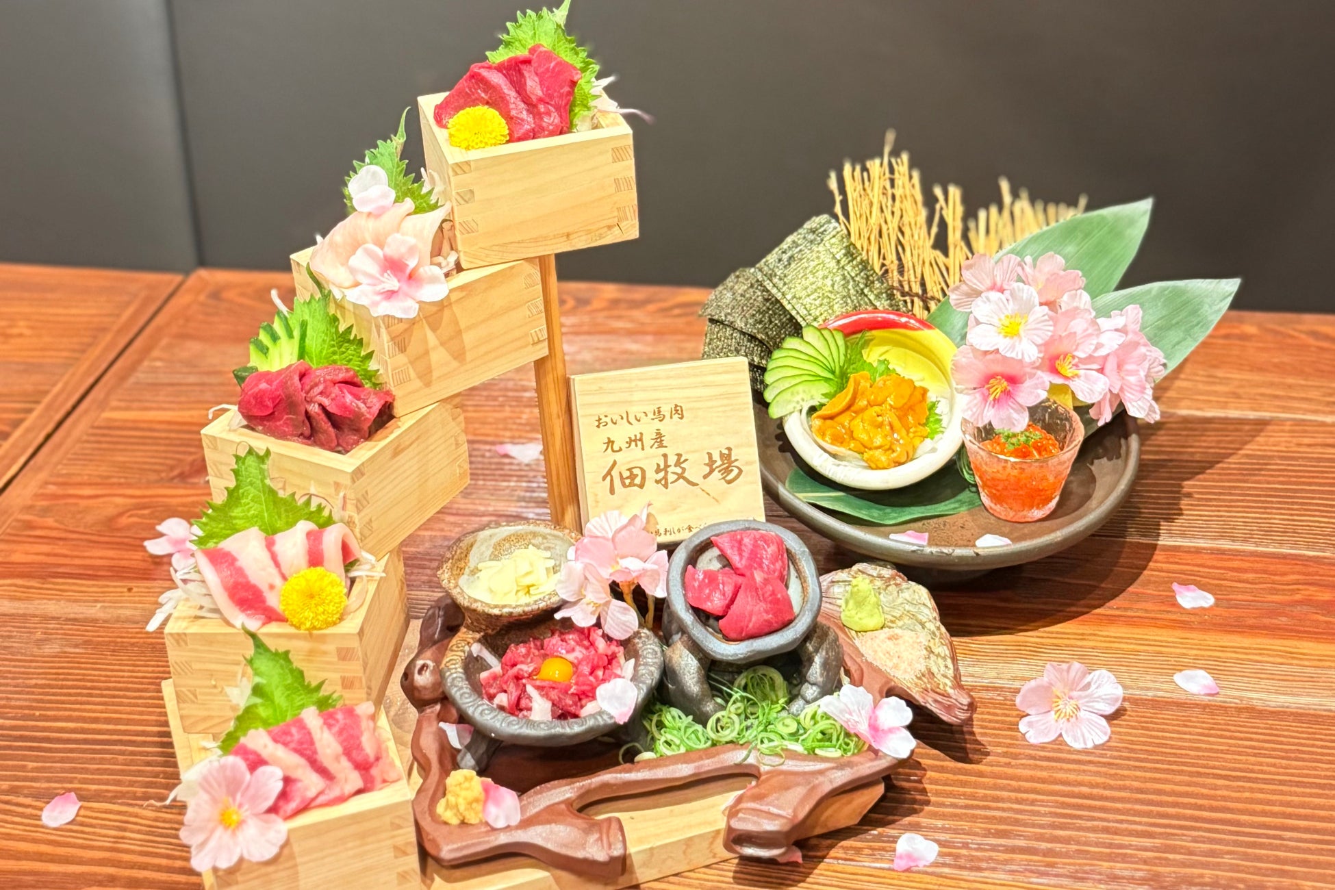 【ジョリーパスタ】甘酸っぱい苺と、せとかオレンジソースのハーモニー春限定！ジョリーパスタが「2種のイタリアンジェラートと苺のパフェ」発売！