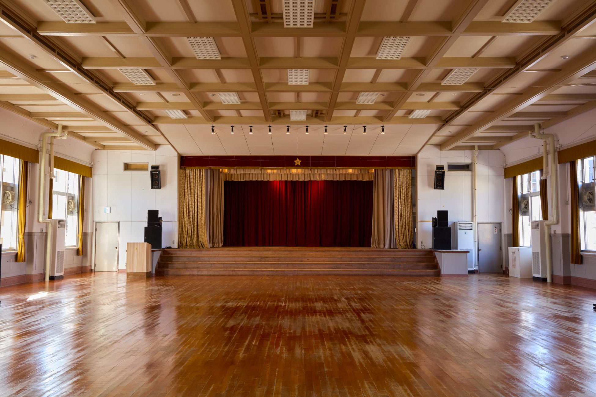 アート作品を舌で味わう！フリーダ・カーロをイメージしたトロピカルラッシーと、兵庫県立美術館開催『パウル・クレー展 ー創造をめぐる星座』タイアップのティーソーダが「飲む名画」に揃って登場。