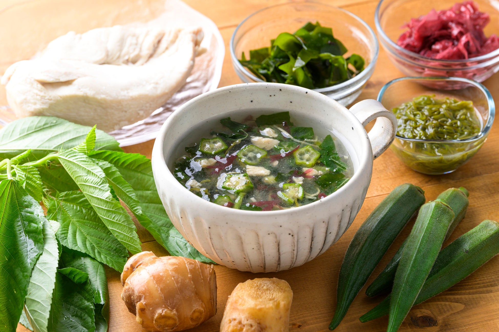 【ホテルオークラ神戸】流通科学大学の学生とともに創り上げたオリジナルカクテルを4月1日より販売