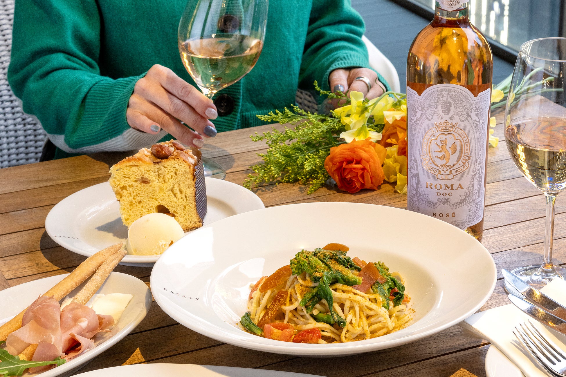 【ショコラティエ　パレドオール】ピスタチオ＆ベリーでときめく春。イタリアの旅をイメージした季節限定パフェの登場！