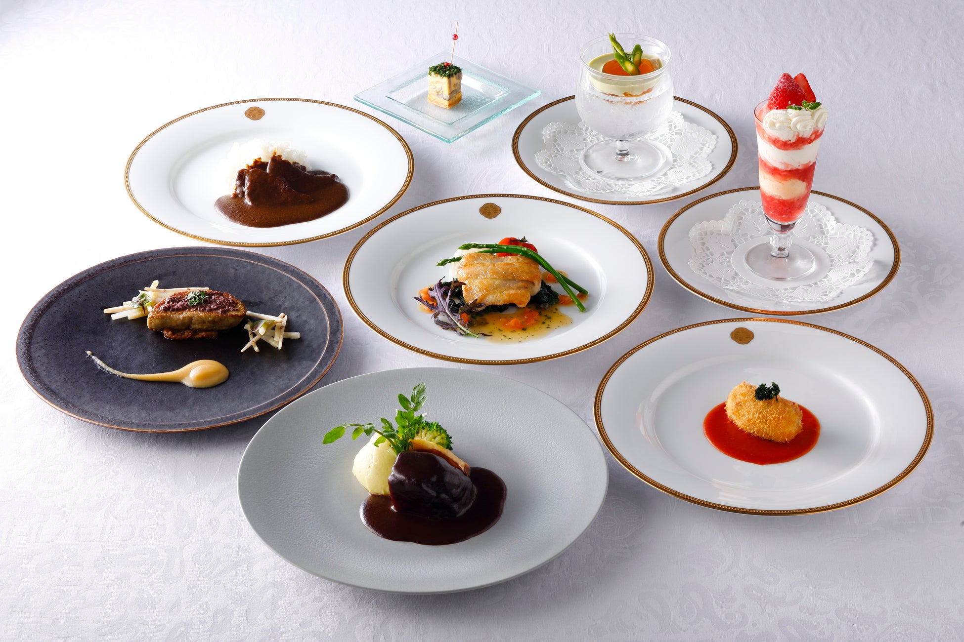 【季節限定】プロントにいちごの新作ドリンク2品が登場!Pラテ「つぶつぶいちごパフェラテ」&「つぶつぶいちごのアールグレイティーソーダ」を発売