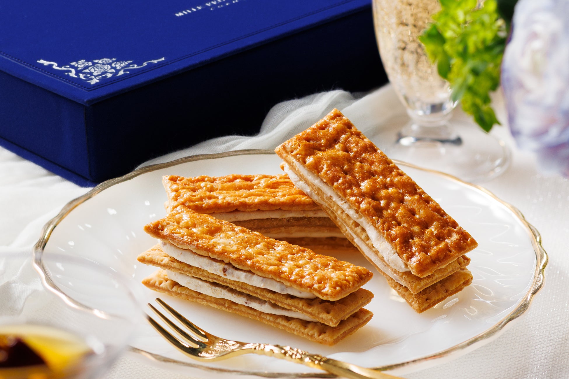 セブン‐イレブンからホイップクリームを味わう「たっぷりホイップのダブルシュー」が4月15日（火）より新しく生まれ変わって発売！