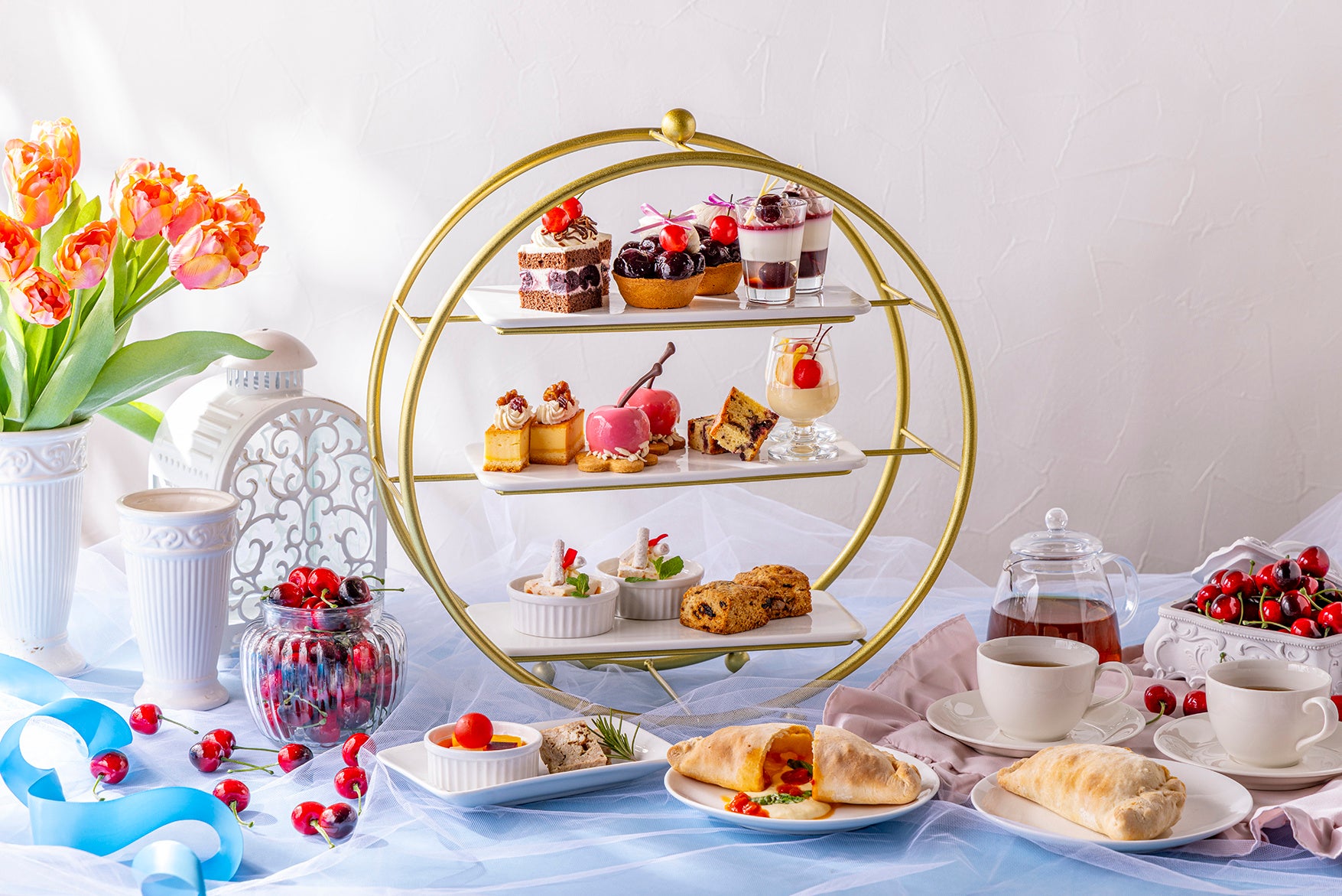 パーク ハイアット 京都 「ザ リビングルーム」清らかな“初夏”の訪れを旬の美食材と爽やかな和ハーブのペアリングで表現する 初夏のアフタヌーンティー＆デザート