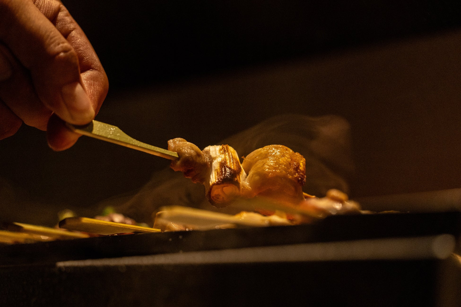 スシローを展開するFOOD & LIFE COMPANIESから新業態が誕生！すし屋の仕入れが厳選した食材を使用した、“こだわりの天ぷら”を揚げたてで楽しめる『天ぷら定食 あおぞら』が誕生！