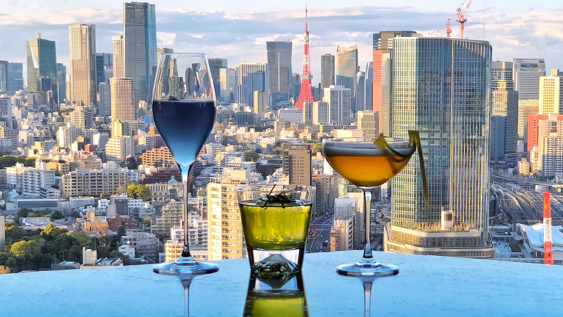 【ヒルトン東京お台場】きらめく海、爽やかな潮風、夕日に染まるマジックアワー　絶景を五感で愉しむ「テラスラウンジ」が期間限定OPEN