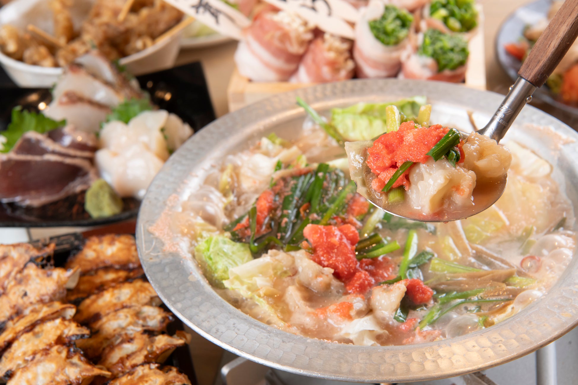 【大迫力!】4/19(土)16時より「まぐろ人 立川店」、5/3(土・祝)17時より「こだわり廻転寿司 まぐろ人 秋葉原店」にて『本まぐろ解体ショー』を開催!