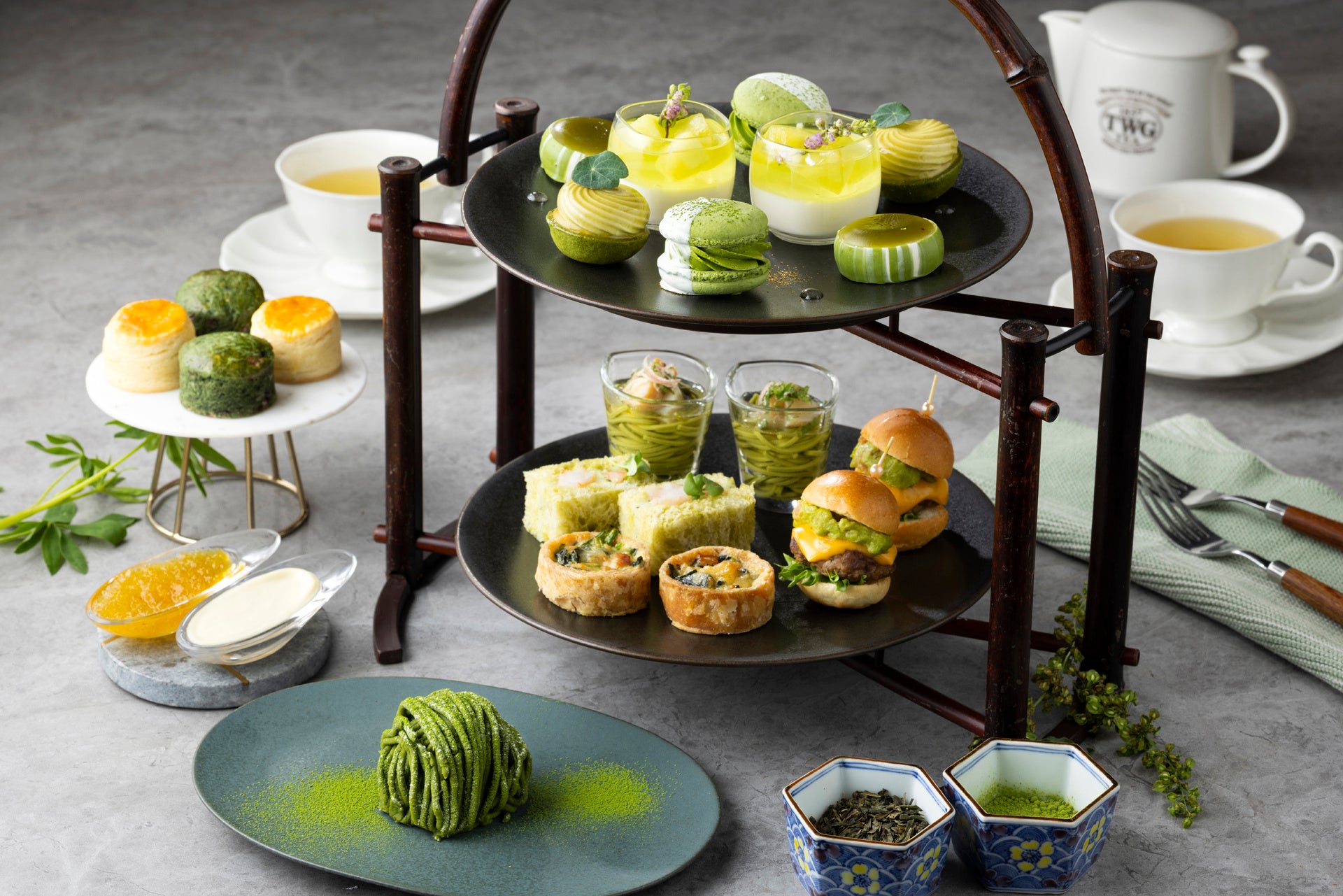 惣菜・べんとうグランプリ2025「#22時の誘惑ブルーチーズケーキ」金賞受賞!