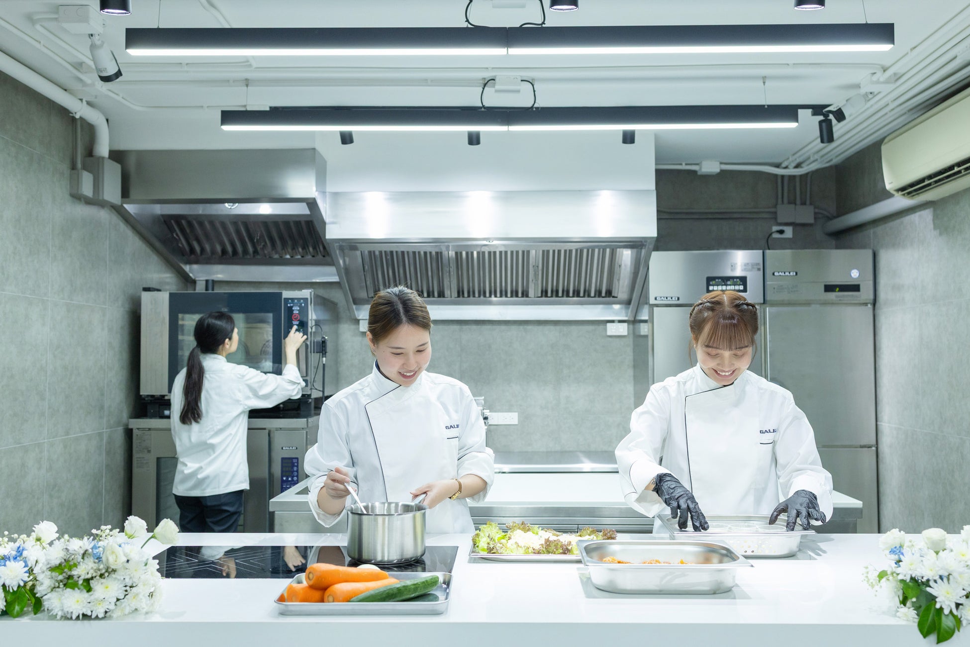 povo、「スシローお食事券」がセットのデータトッピングを5月31日まで提供