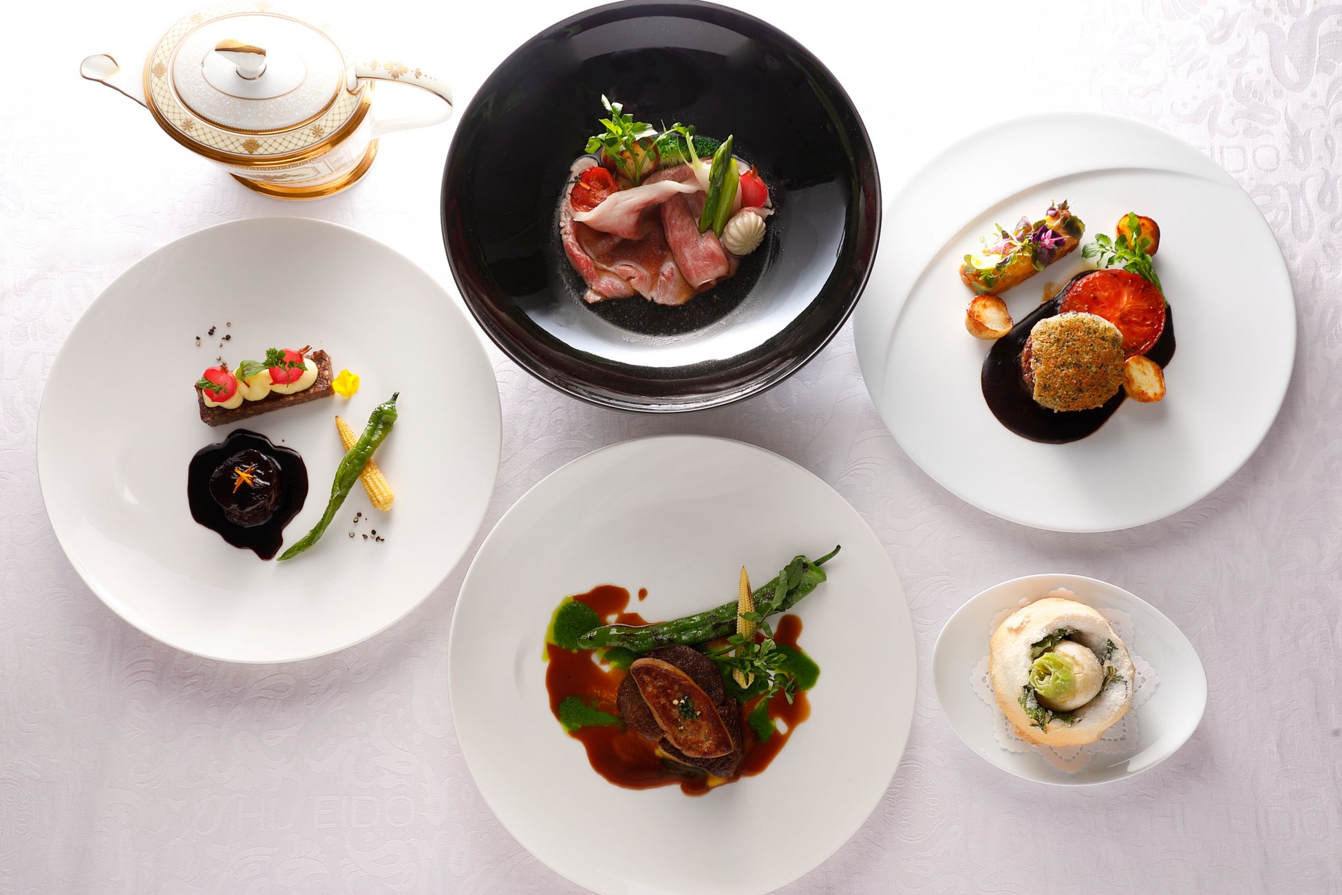 累計販売数4,500万食※突破の大人気「丸亀うどん弁当」 春の訪れを感じる、梅がさっぱり！春の新作2種が登場 お客さまの声にお応えして、新サイズとなる“大”も展開