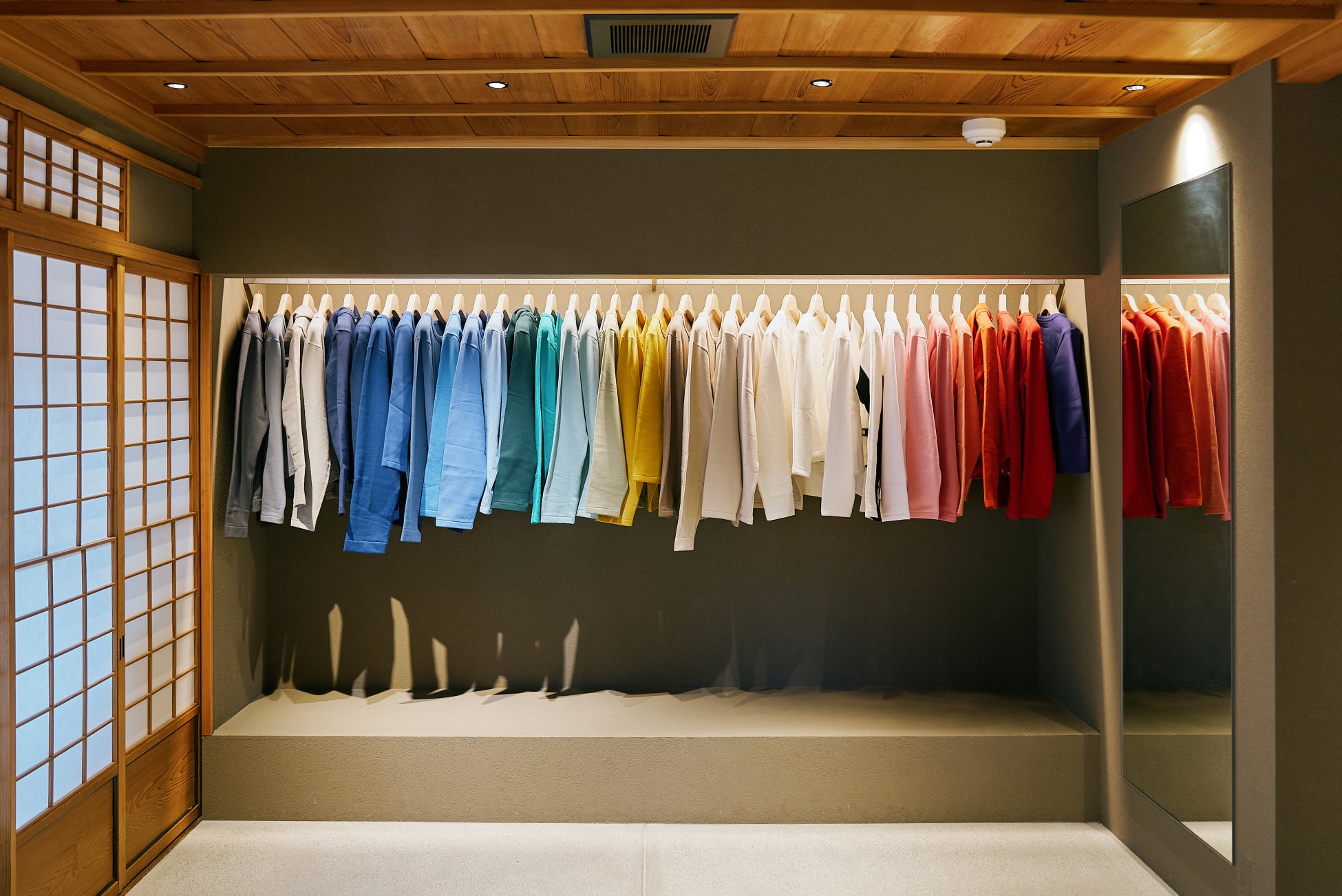 「一蘭 旨辛コク増し」入りのギフトセットが初登場！！　　　　　　4月24日(木) 11:00～ おみやげ一蘭公式通販にて販売開始