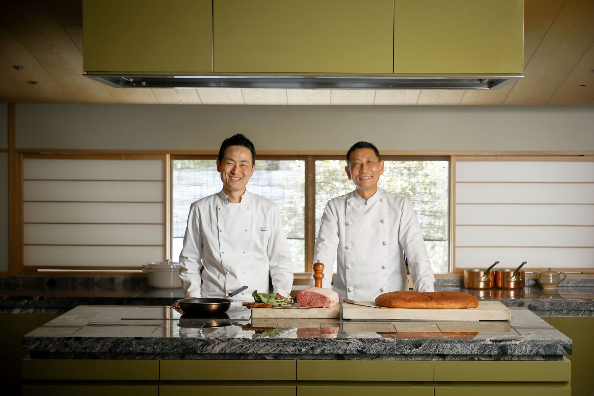 【2024年度下期飲食店動向】飲食店の平均給与(業態・業種別)を飲食店ドットコムが発表。東京29.7万、大阪28.6万、愛知27.4万、福岡26.3万