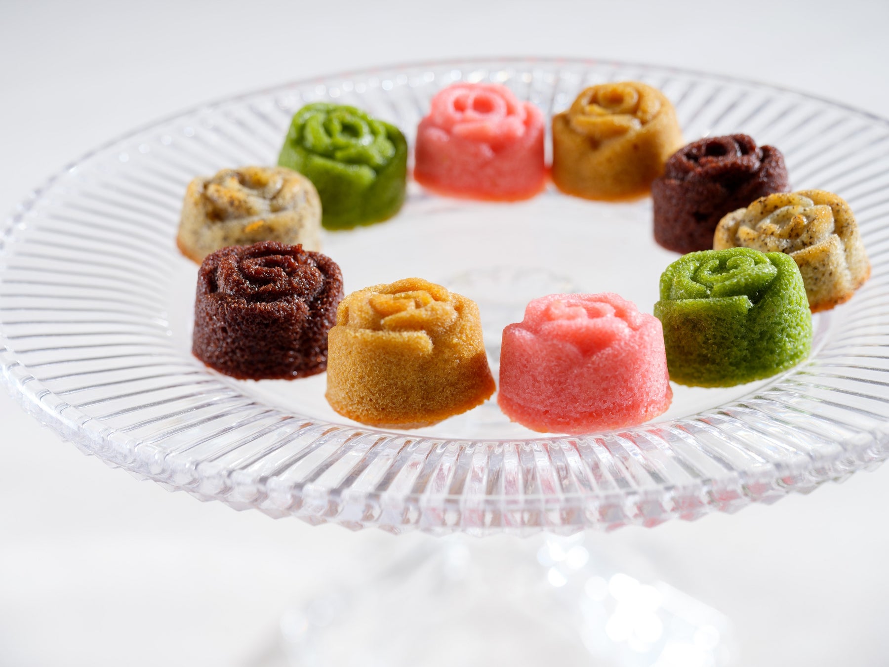 今年の父の日は、感謝の気持ちを「おいしさ」で届けませんか？5月12日（月）より「ロイヤルデリの父の日限定ギフトセット2025」を発売