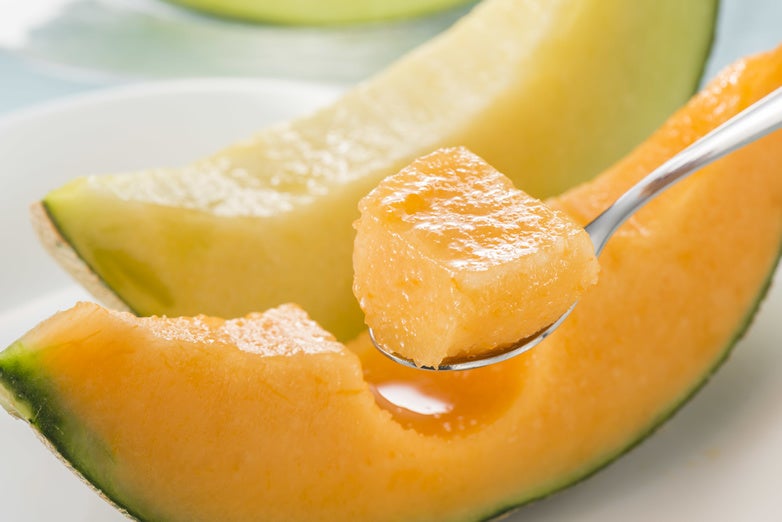 【都ホテル 四日市】桃の香りに心弾む桃づくしのアフタヌーンティーを販売