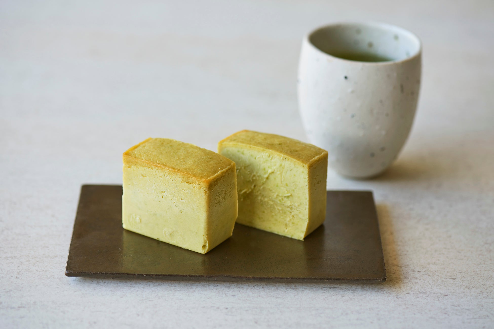 インドカレー屋さんの謎ドレッシング味まぜそば　新発売