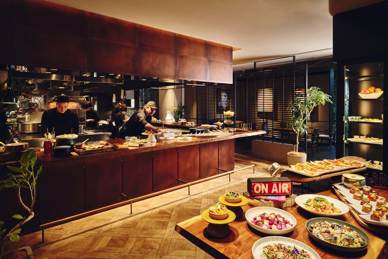 【MOS】「ありがとう」を、ハンバーガーと一緒に 「カーネーション」を1輪プレゼント