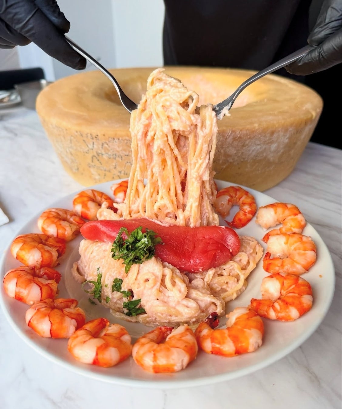 映画『BADBOYS -THE MOVIE-』コラボメニュー「根性焼 麻婆豆腐 奈警察単（ナポリタン）」を5月22日（木）から期間限定・店舗限定販売、映画グッズ＆ムビチケが当たるキャンペーンも！