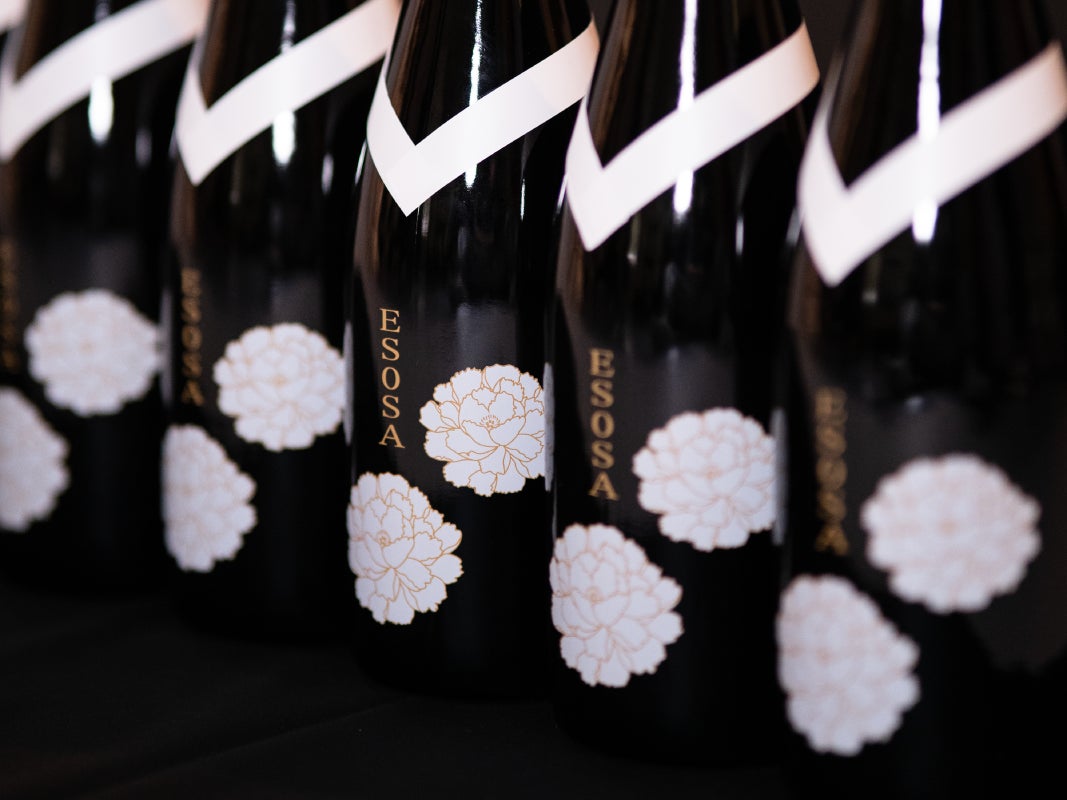 甘酸っぱくて、とびきりジューシー。初夏にきらめく、果実が主役の新作パフェ『 THE NEW NORMAL 』から 3種同時スタート。