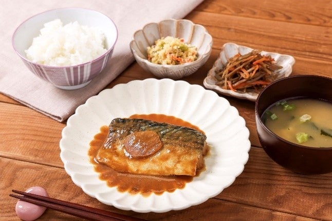 全２０社が集結！丸の内仲通りでアンティークマーケットを開催！Happ meets Happ! Marunouchi Antique Market vol.7