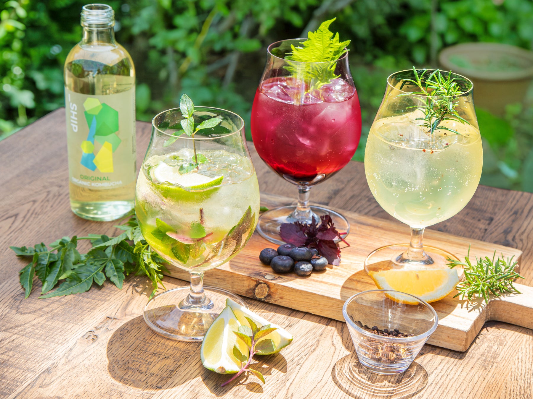 【Eggs ’n Things】OHANAと一緒に！ハワイ気分のごちそうメニューが登場！「オハナ・フルーツパンケーキ」「オハナ・ビッグブレックファースト」5月22日（木）～6月24日（火）