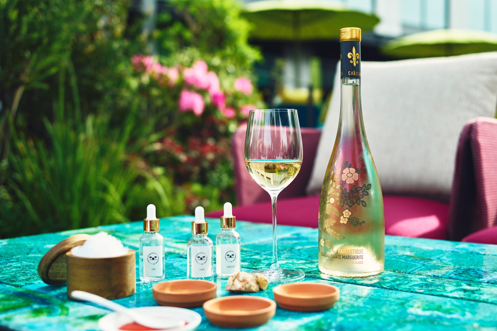 モスバーガー＆カフェ限定で夏にぴったりなドリンクが新登場！「デザートシェイク 日向夏（ひゅうがなつ）＆レモン」「アーモンドミルクの黒糖ティーラテ」