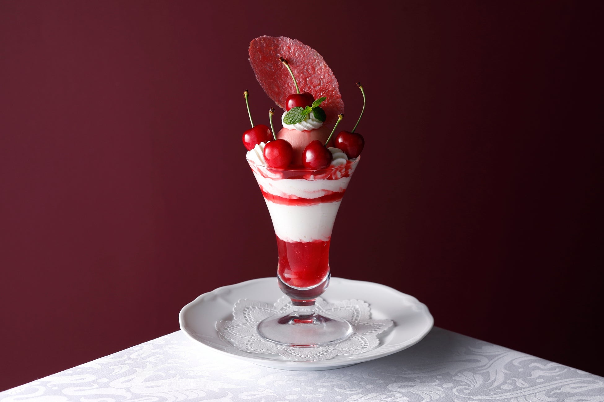 【大阪・枚方 バイカル】半世紀に感謝を込めて。5月24日(土)からここでしか味わえない新商品「カスタードアップルパイ」販売開始！