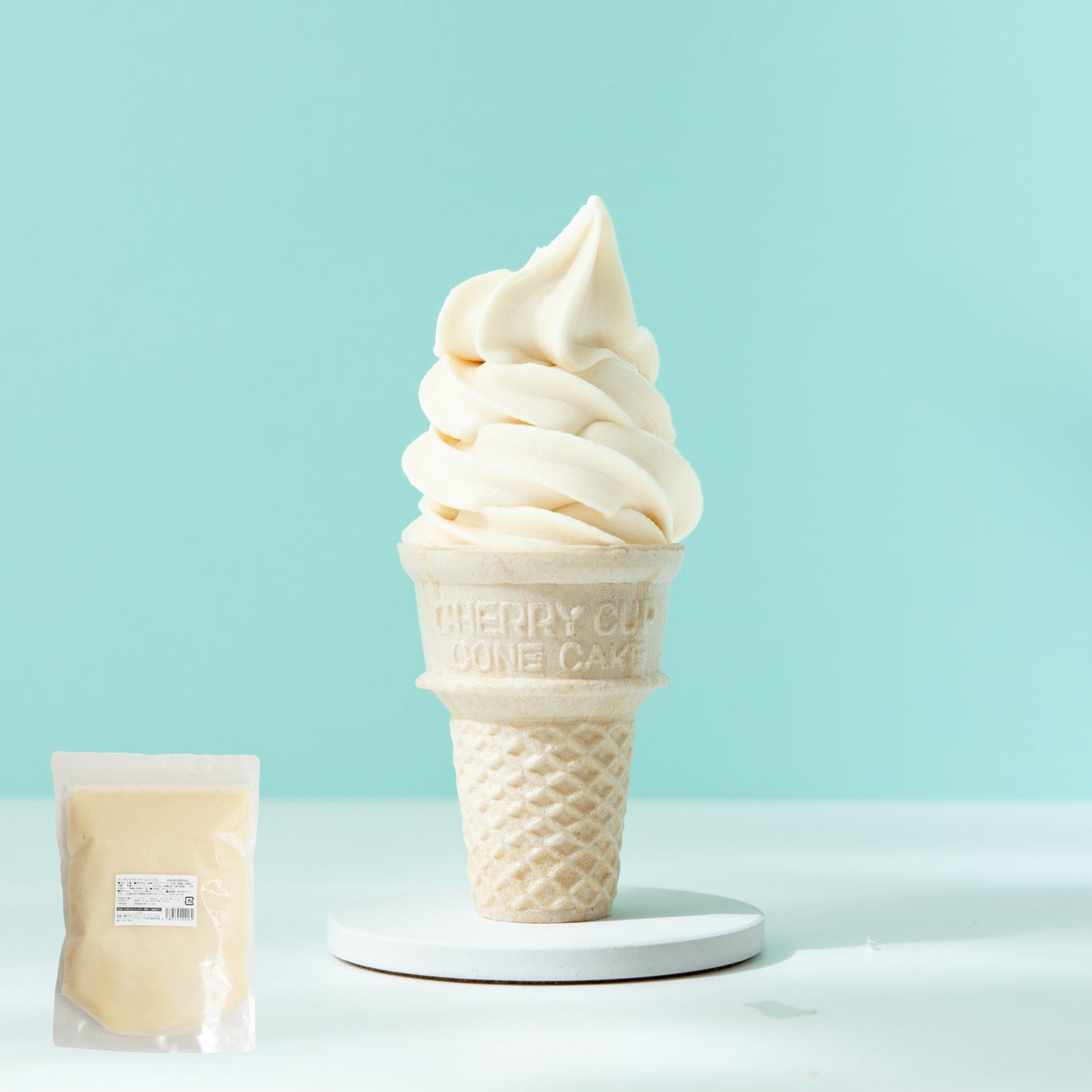 アジアの菓子メーカー初！※「Roblox」上に、カルビー初のゲームが誕生 バーチャル空間『じゃがりこ かくれんぼ！キリンたちを探せ！』