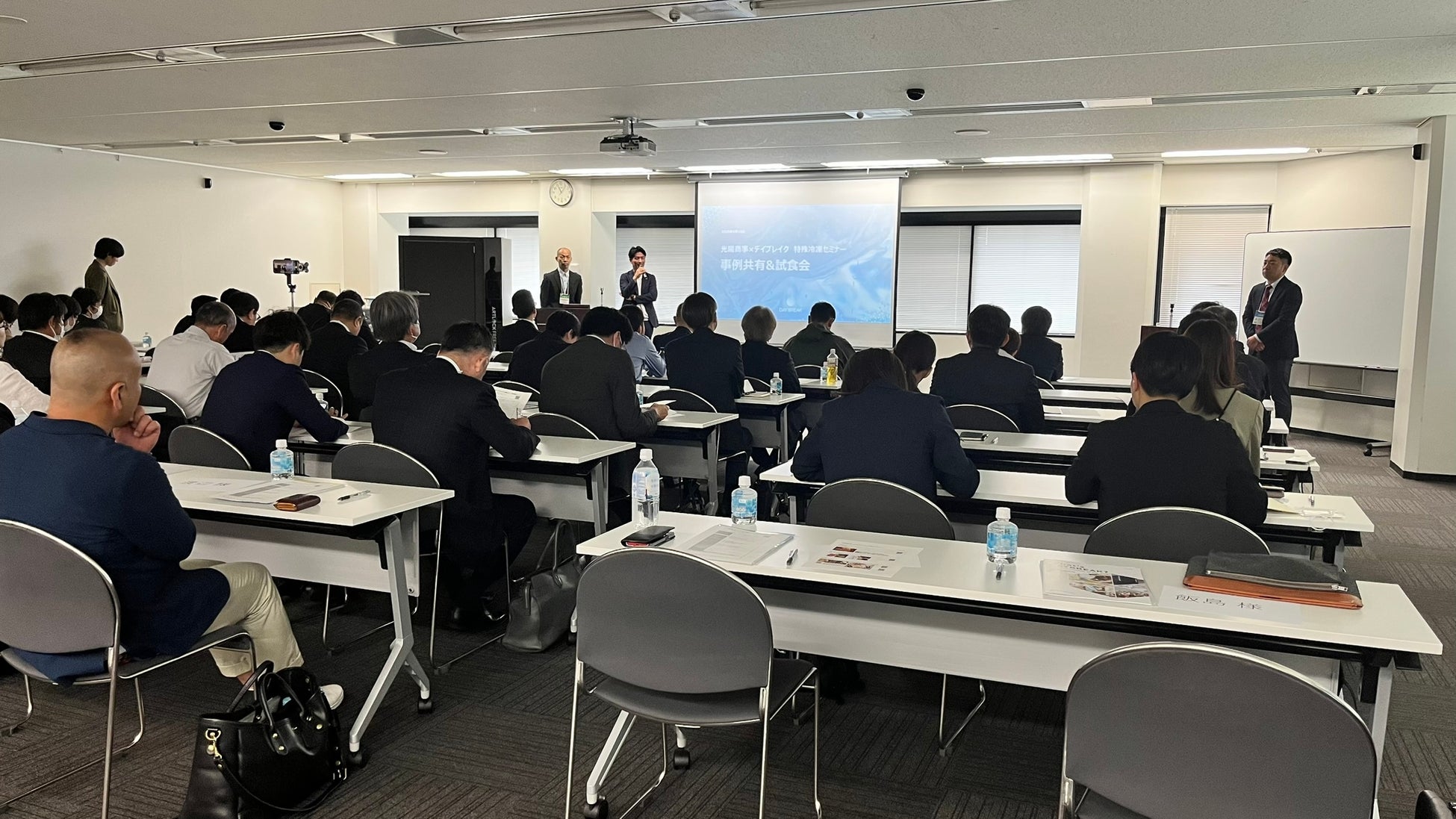 「白いダース」のミルク感で引き立てた、芳醇で爽やかなメロンの香りと味わい「香るダース＜芳醇メロン＞」6月3日（火）より期間限定で新発売