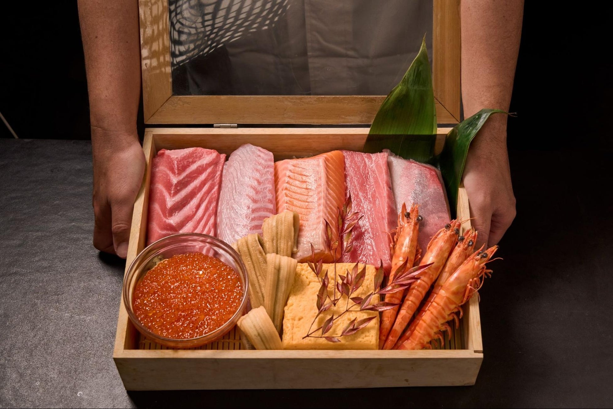 銀河の煌めきを纏う彩り豊かな夏のフルーツをたっぷり使用『サマーギャラクシーアフタヌーンティー』新登場