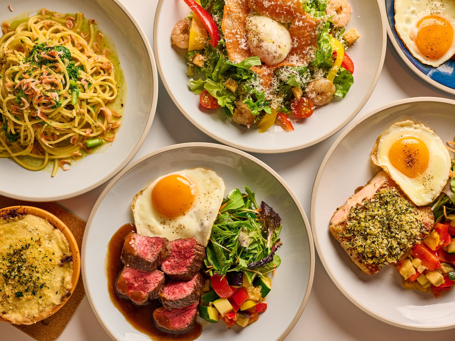 大パノラマの絶景とともに、爽やかな味わいをプラスした夏野菜とフルーツのスイーツを愉しむ『Summer Afternoon Tea』