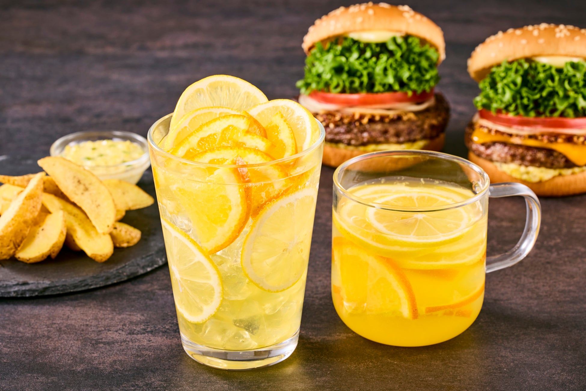 暑い季節の手土産に！まるでケーキのようなひんやりスイーツ　“果物が主役”のフルーツゼリー　フルーツピークス全店で