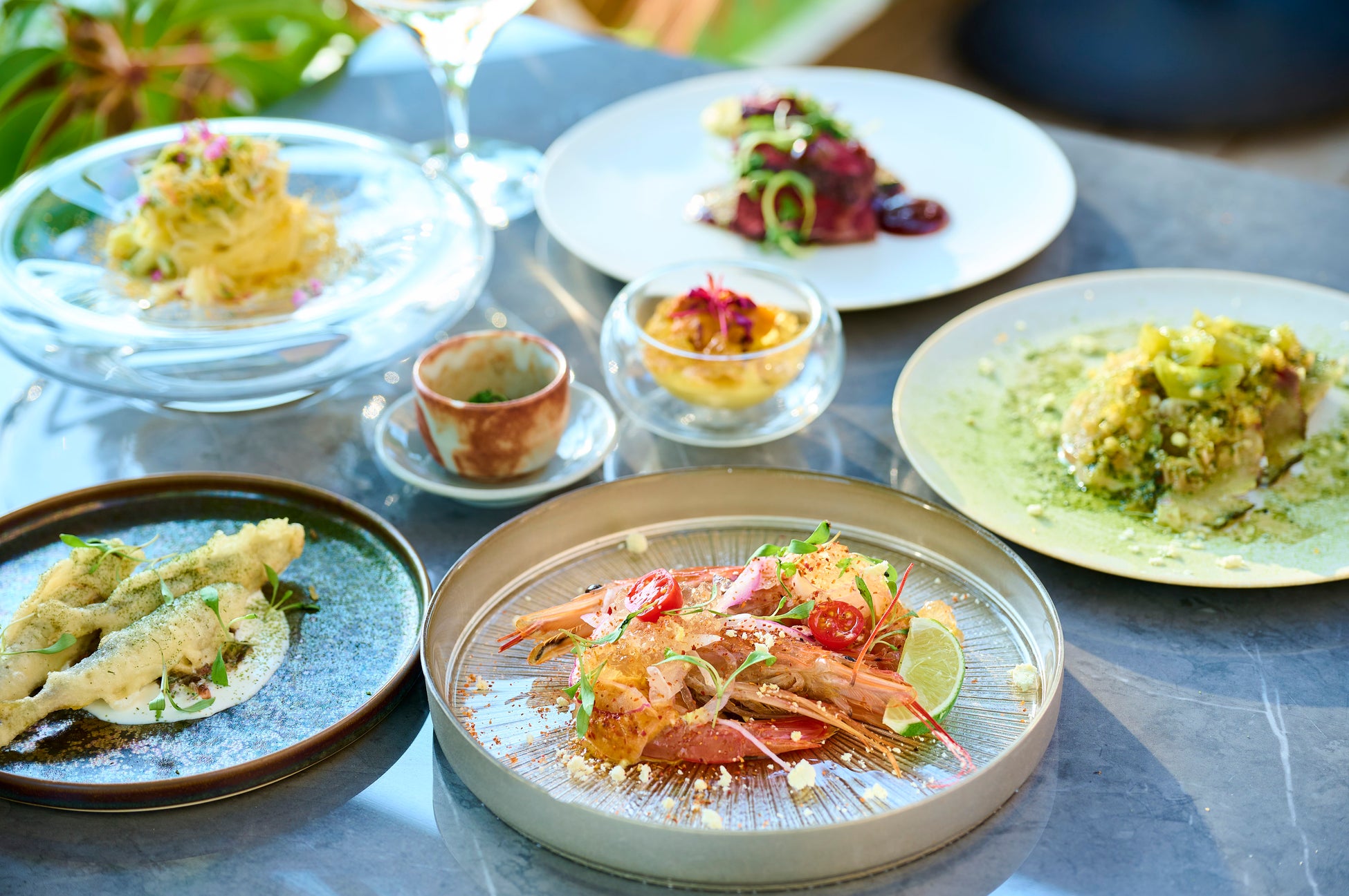 父の日に“プロ直伝の寿司作り体験”を贈ろう！ 父から家族へのサプライズにも！飲食塾で父の日イベント開催！