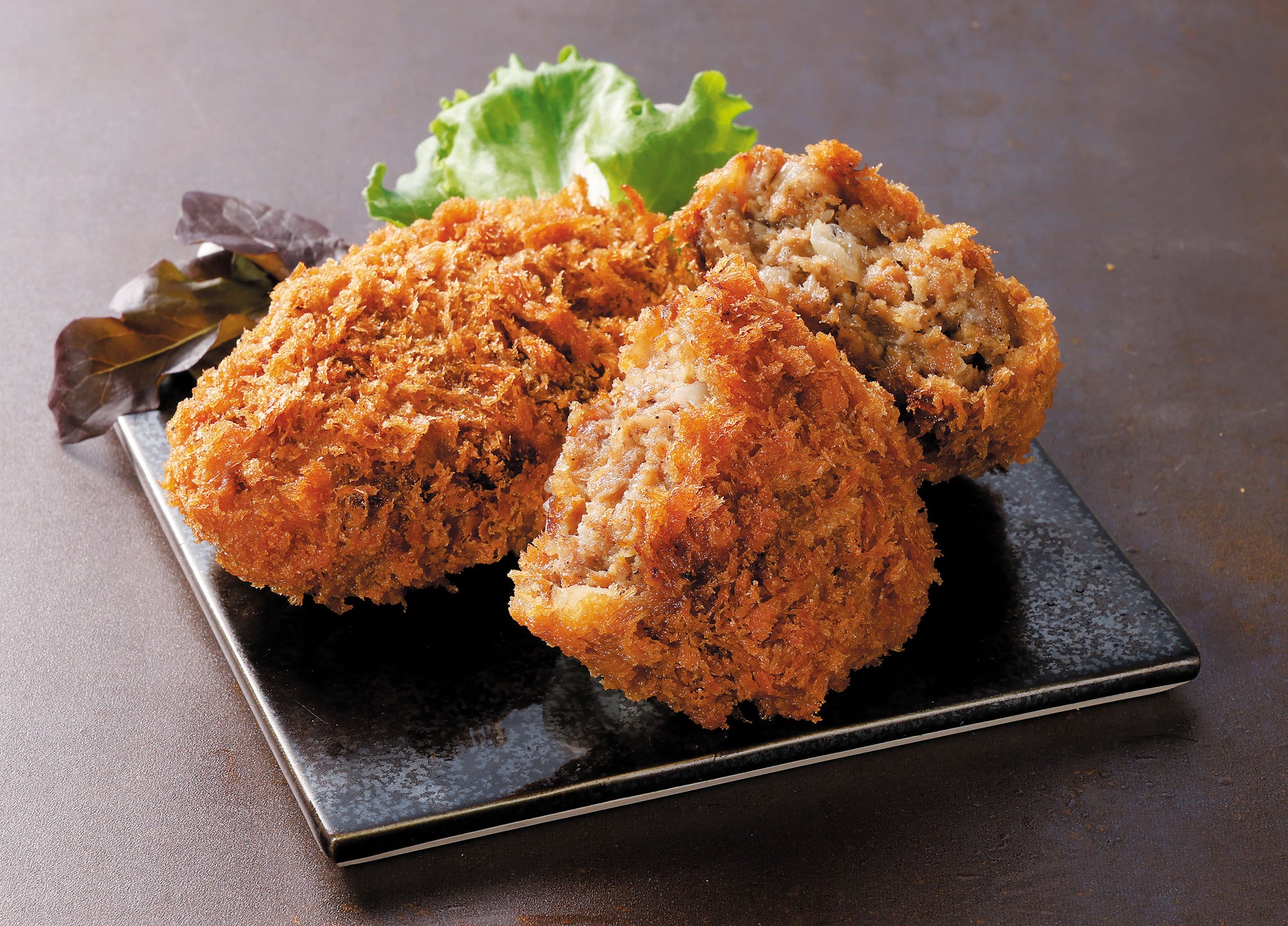 ネグローニが「世界で最も売れているクラシックカクテル」ランキングで4年連続1位に。カンパリを使用したこの一杯は、世界のバーシーンを代表する存在として確固たる地位を確立。