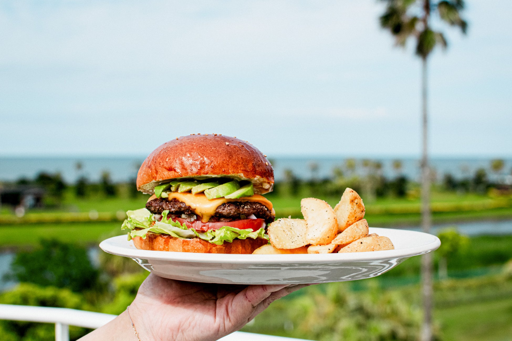 【イタリアン リゾート ペルティカ】平日は“非日常な空間”でゆったり♪のんびり♪至福のひとときを♪6/2㈪より通常「2時間制」の制限時間が平日13:00以降『時間無制限』でご利用いただけます！
