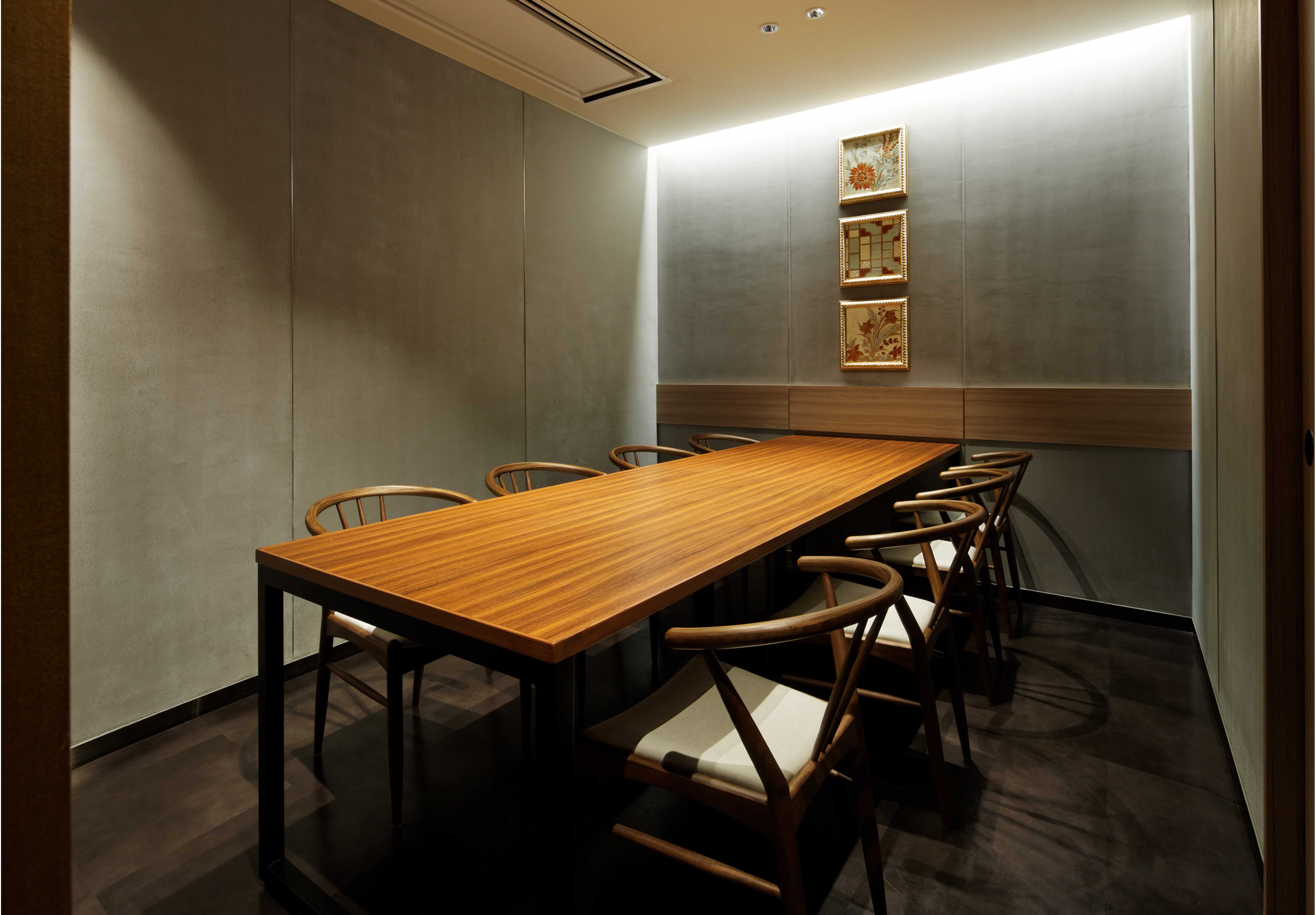 アートホテル大阪ベイタワー　SARAS CAFE & BRASSERIE 謎めいたジュラルミンケースで“夏の涼”をお届け!?