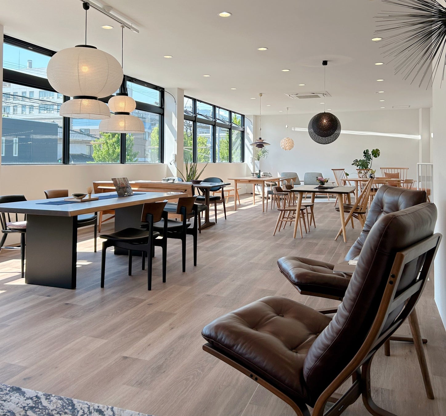 【テール・ド・トリュフ 東京】高知の極上カツオが主役 初夏限定「トリュフ香る8皿のコース」のご案内