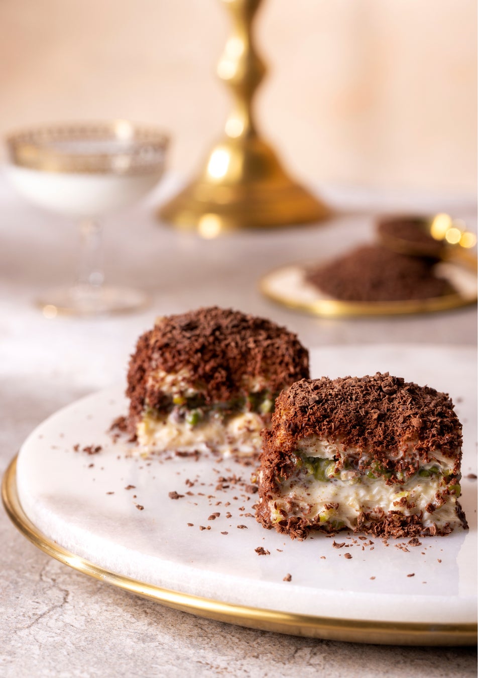 長さ60センチ!?作って・伸ばして・自由に遊べる「ながーい にじいろひもグミ」が2025年6月30日(月)に新発売！