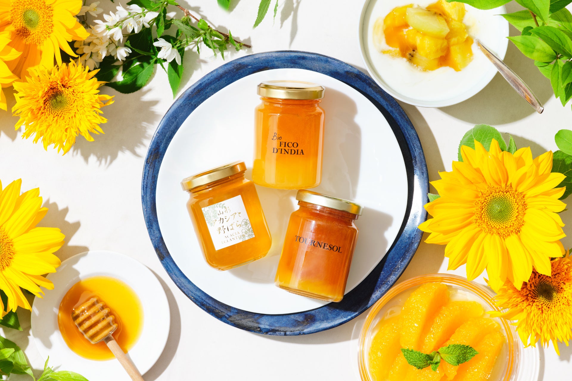 【新作マンゴースイーツ】「パティスリーピネード」から台湾産の香り高い凍頂烏龍茶で作ったゼリーにフレッシュで甘いマンゴーを飾った『マンゴーと凍頂烏龍茶のヴェリーヌ』を新発売！