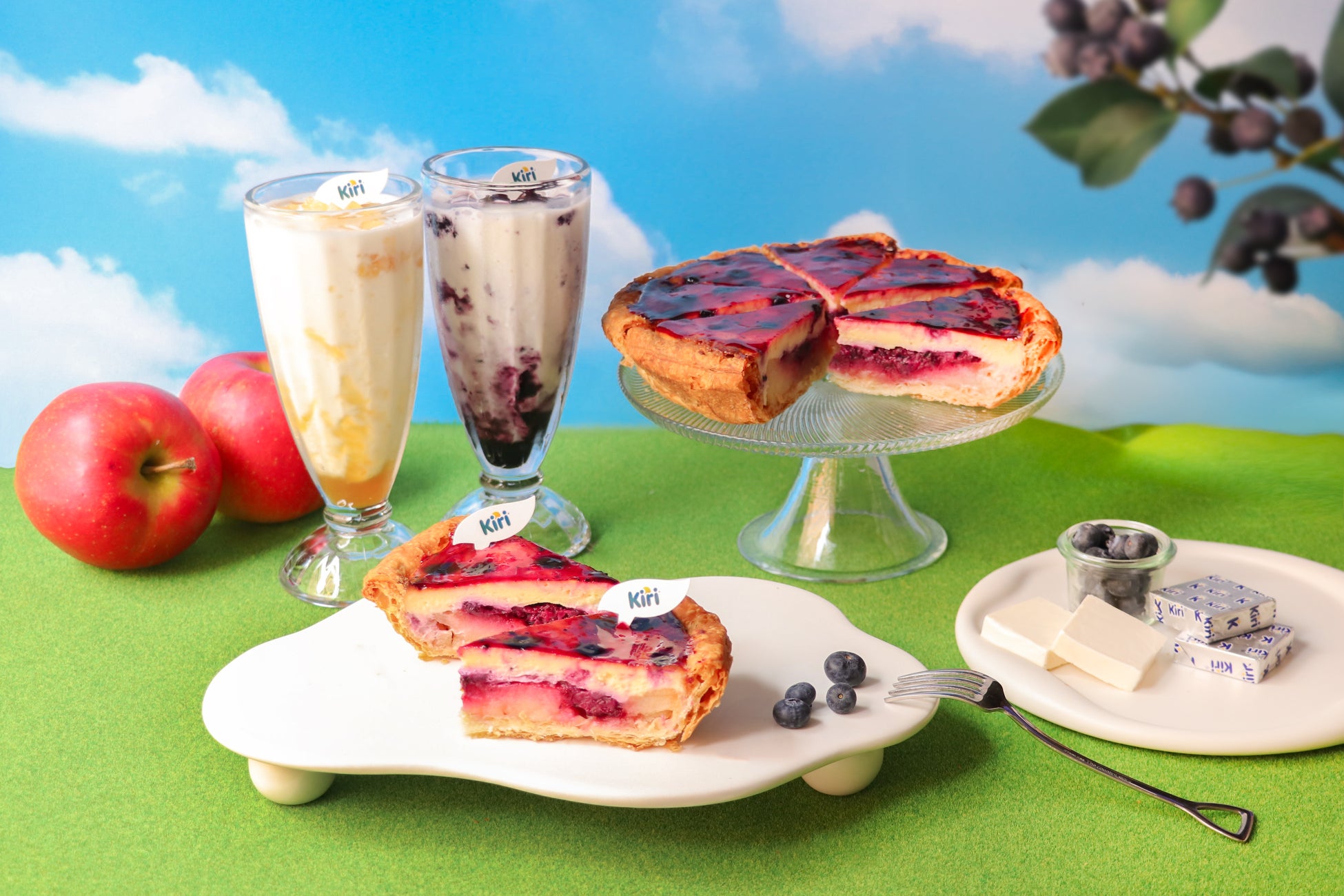 【スパイシー×香ばしさ！食欲そそる夏の主役】ケイジャンソースとグリルチキン、ザクザク食感のフライドオニオンがたまらない！たっぷり新鮮野菜の夏限定サンドイッチ 『珈琲館』にて、6月12日（木）より新発売