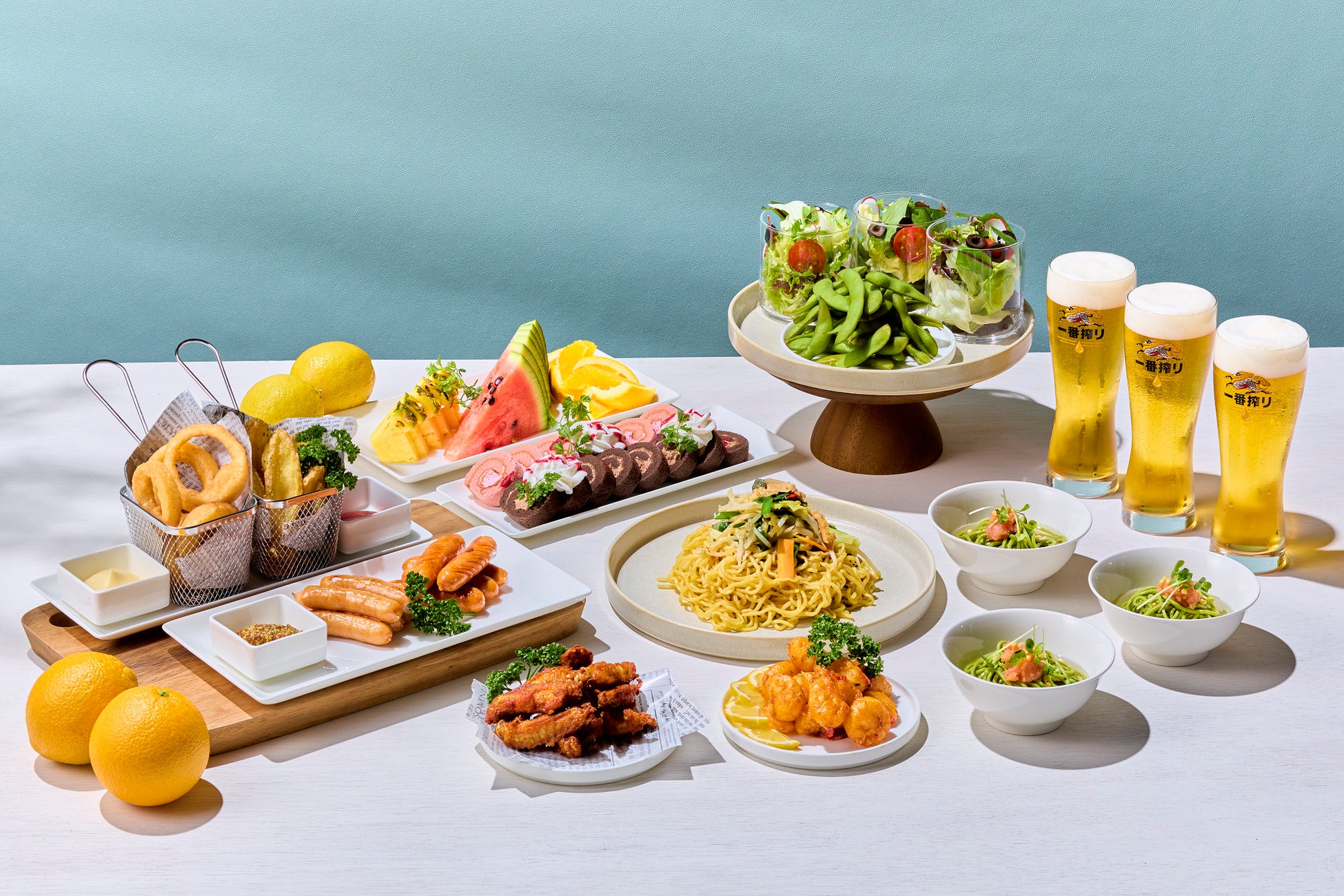 ひんやり、つるり、今だけのおたのしみ。夏の冷麺、はじめました。