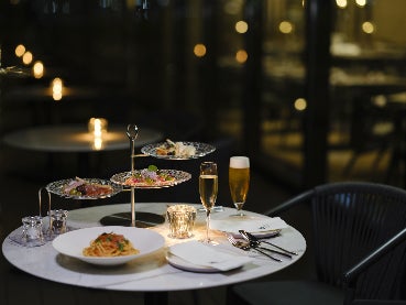 【リーガロイヤルホテル大阪】桃スイーツと創作料理が織り成す、至福の夏時間「桃アフタヌーンティーランチ」