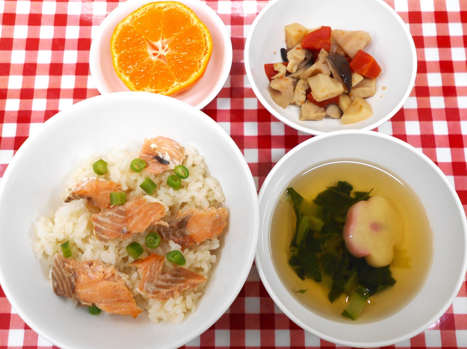 TCB東京中央美容外科×矢場味仙コラボ『子ども食堂』開催!1日限定特別メニュー「TCB監修トマト台湾ミンチカレー」を子ども達に無償提供しました。