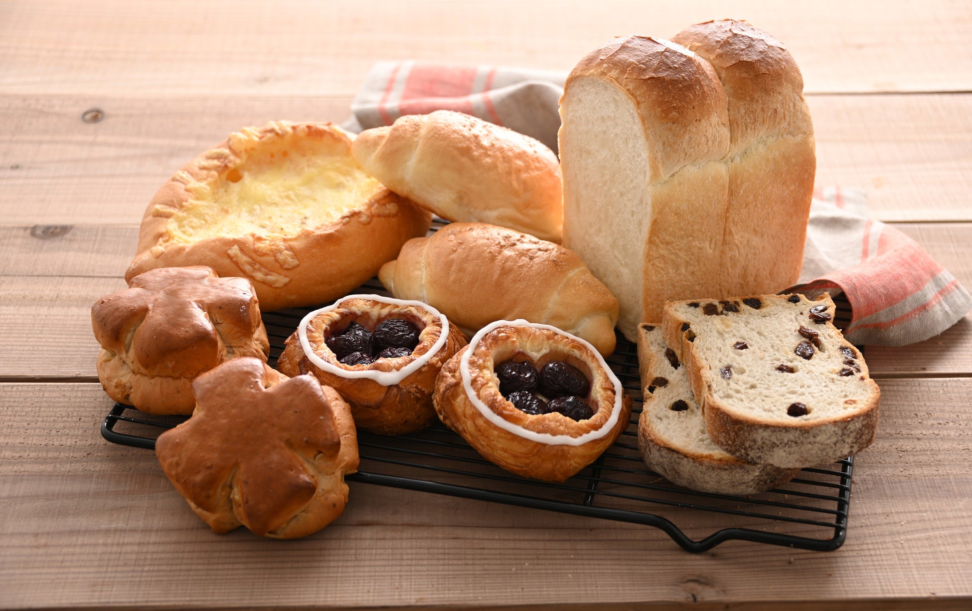 【丼で味わうかっぱ寿司】シャリの旨みが光る本格海鮮丼　お持ち帰りもできる新「かっぱの丼メニュー」８６０円（税込）～