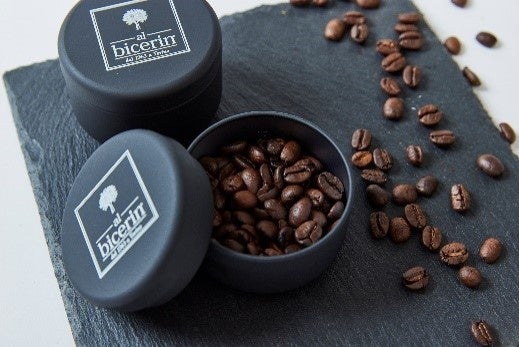 6 月 12 日 JR高田馬場駅にオープンする『カレーハウスリオ 高田馬場店』へTechMagicの炒め調理ロボット「I-Robo 2」を導入