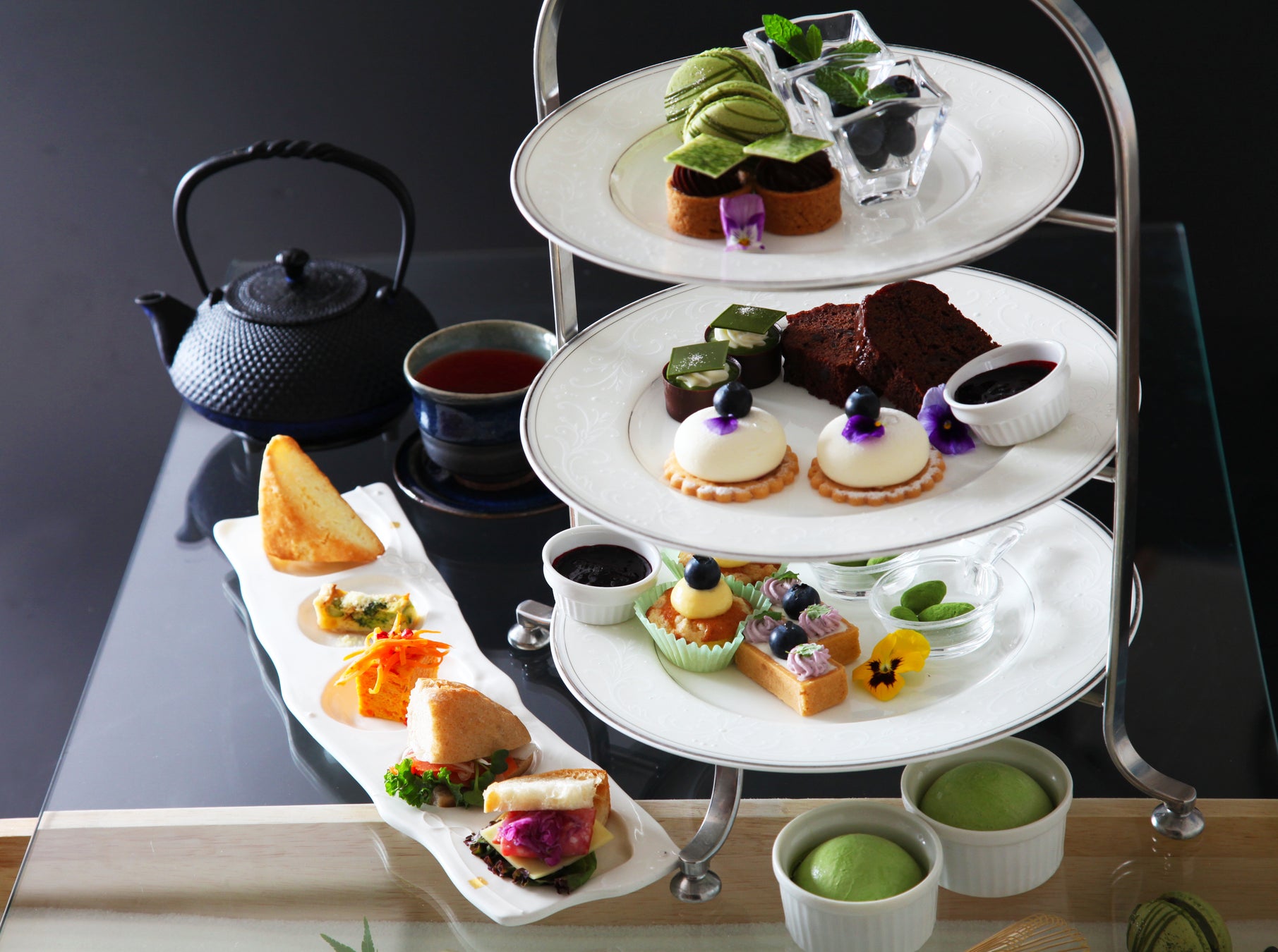 【2025年のカレートレンドを牽引する「ディープリッチ黒カレー」の全貌がついに明らかに】メディア・飲食経営者向け『2025カレートレンド発表＆情報提供会』、好評につき待望の第２回開催が決定！