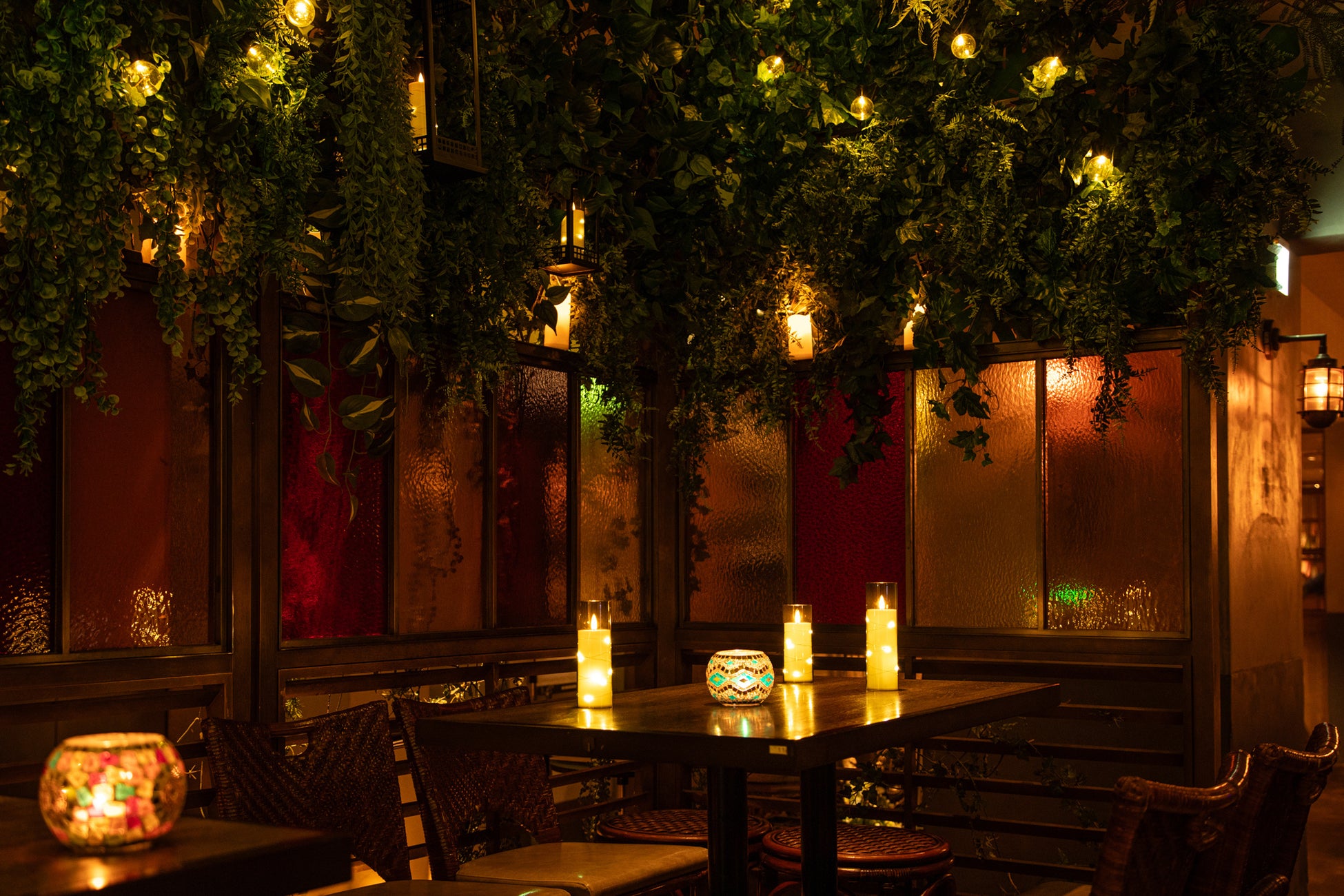 【キハチ 青山本店】甘く芳醇な桃を楽しむ夏限定アフタヌーンティーを発売！ぷるんと食感のジュレ入り白桃パフェなど、桃スイーツを提案