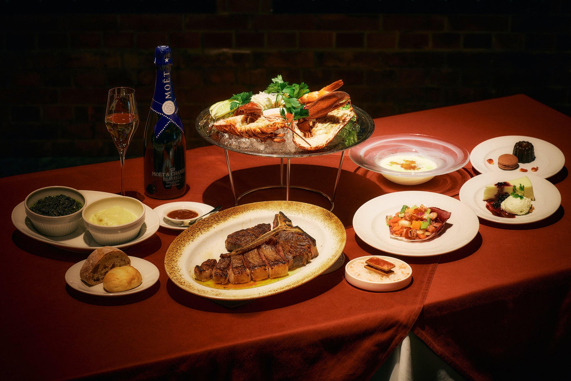 【シェラトン都ホテル大阪】水辺と太陽をイメージした夏の夜を彩る鮮やかなジントニックを販売